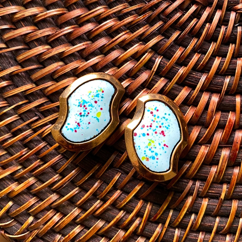 Vintage 1950s Copper and Confetti Enamel Clip On Earrings